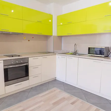 Sunny Flat With Pool Апартаменты