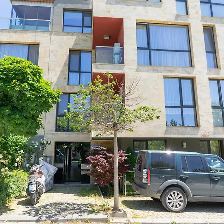 Апартамент Sunny Flat With Pool *