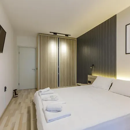 Апартамент Sunny Flat With Pool Варна