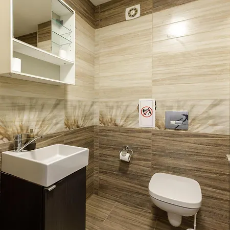 Апартамент Sunny Flat With Pool Варна