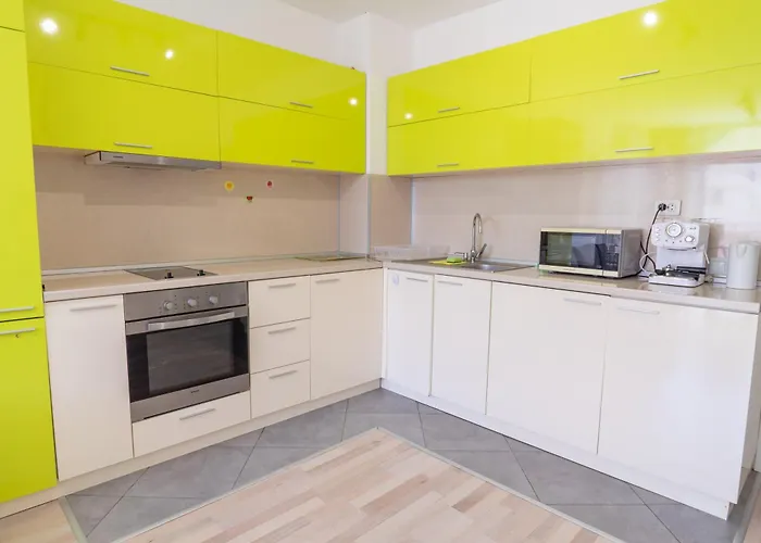 Sunny Flat With Pool Lägenhet