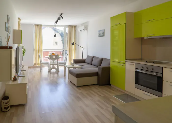 Lägenhet Sunny Flat With Pool *