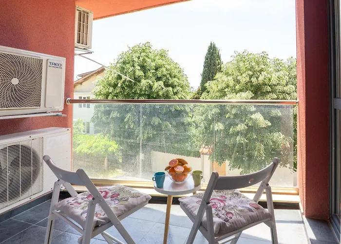 Sunny Flat With Pool Lägenhet Varna