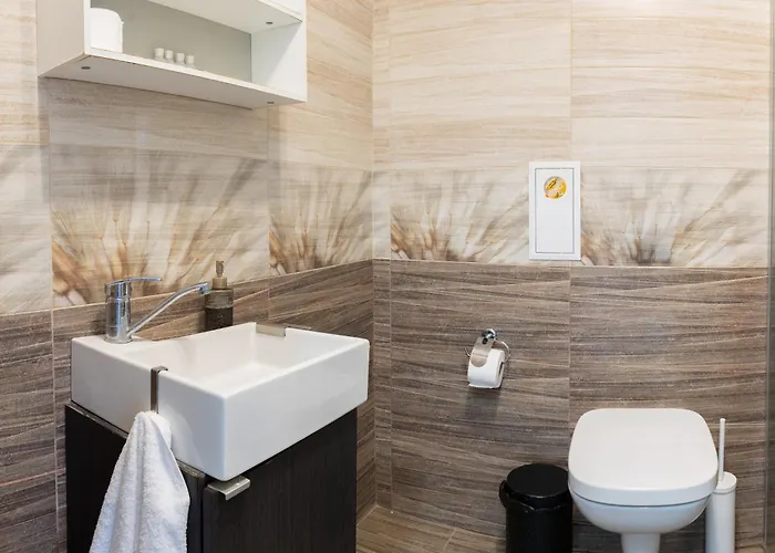 Sunny Flat With Pool ヴァルナ